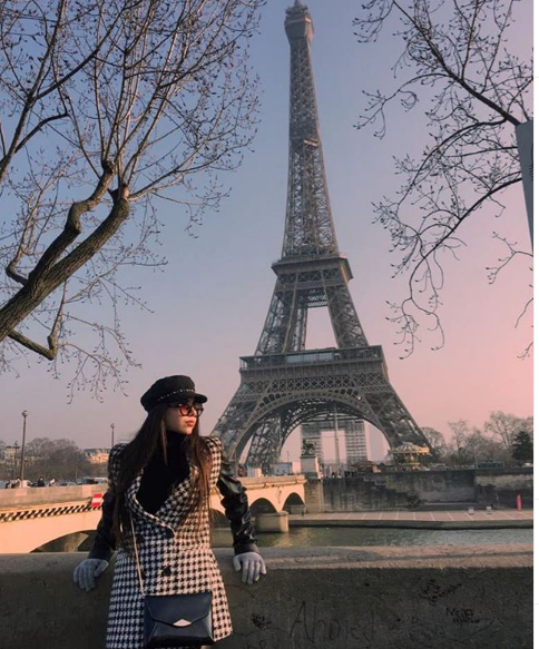 Sara Sabina Georgescu  - - Top 23 Parisian Style Instagram Influencers to Follow